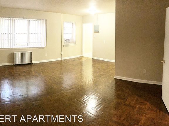 3rd image of 1301 Fort Myer Dr APT 101