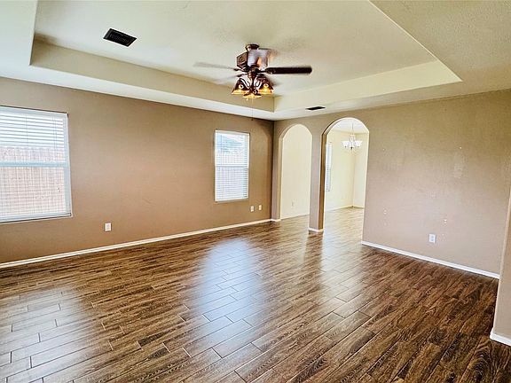 3rd image of 4007 Hunters Ridge Dr