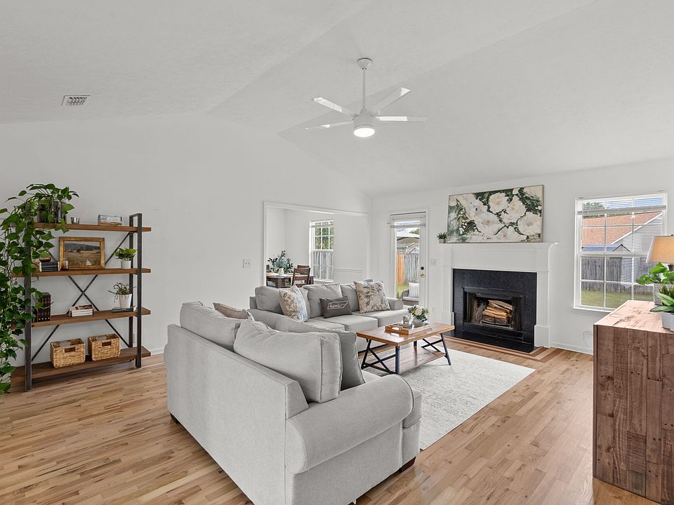 1st image of 1180 Saint Andrews Dr