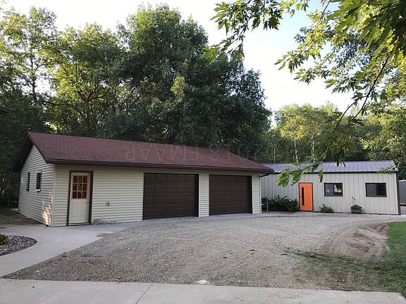 3rd image of 9414 Elm Ln