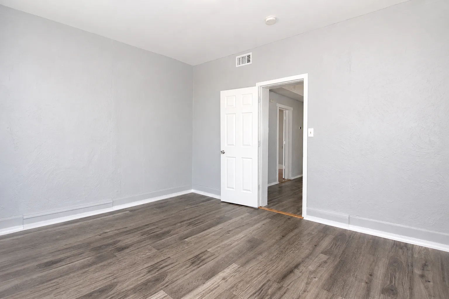 4 bed, 1580 sqft, $2,850 — Photo 3