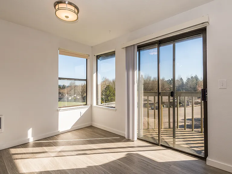 Hallwood Apartments — Photo 12