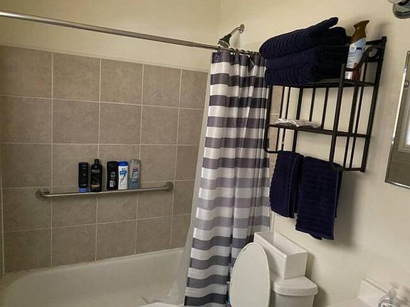 3rd image of 22 N Sheltering Oaks Dr Floor 3445