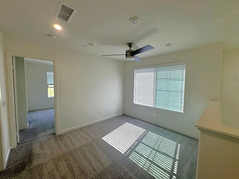 1014 W Buttercup Ln — Photo 23