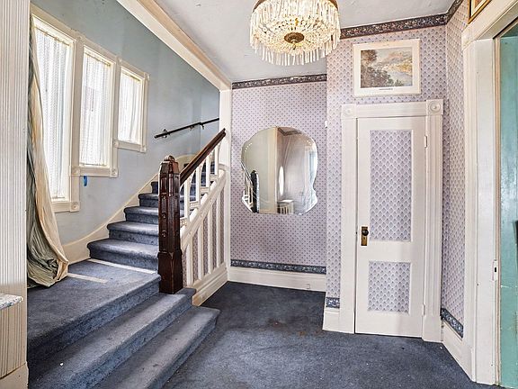 4th image of 1212 5th St