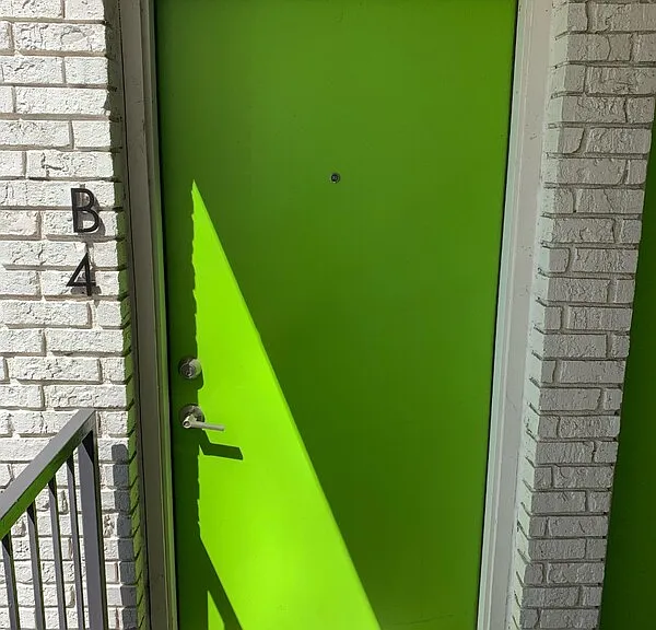 880 N Highland Ave NE #B4 — Photo 3