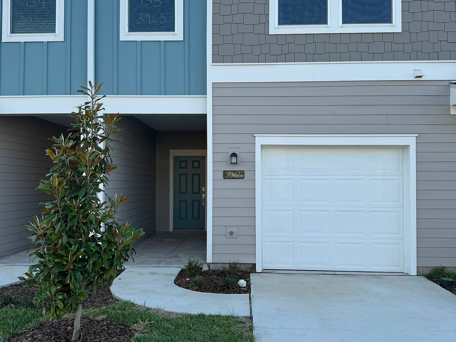 3 bed, 2.5 bath, 1707 sqft, $2,050 — Photo 1