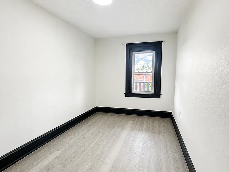 1-145 Washington Ave #8 — Photo 4