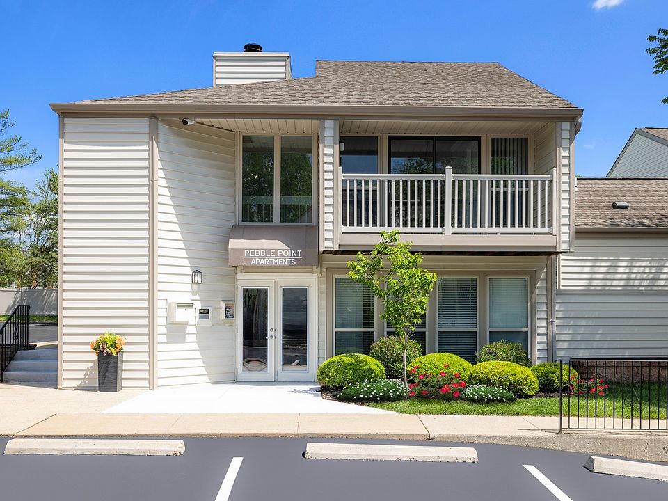 Exterior of Pebble Point Apartments
