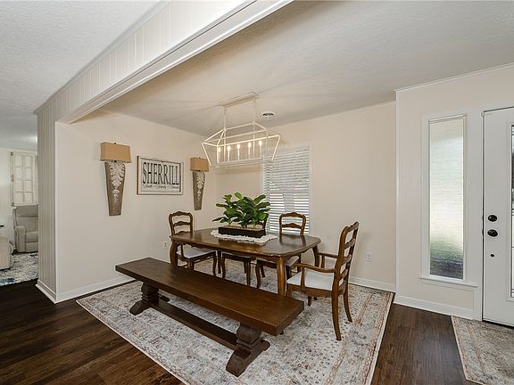 4th image of 3616 Sweetbriar Dr
