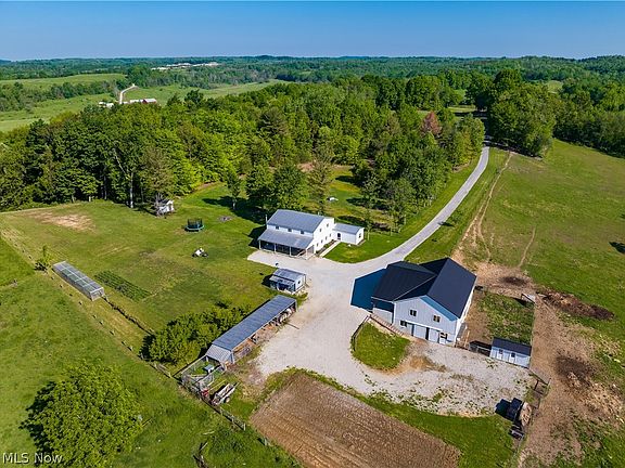 3rd image of 4182 Tooms Rd