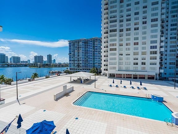 2nd image of 2780 NE 183rd St APT 504