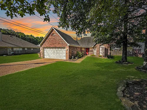 3903 Black Walnut Dr Photo 1