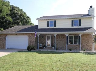 98 Locust Rdg, Collinsville, IL 62234