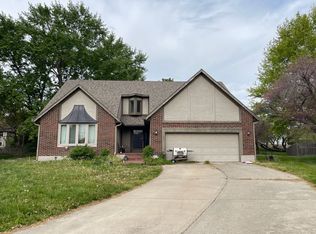 1408 SE 6th Pl, Lees Summit, MO 64063