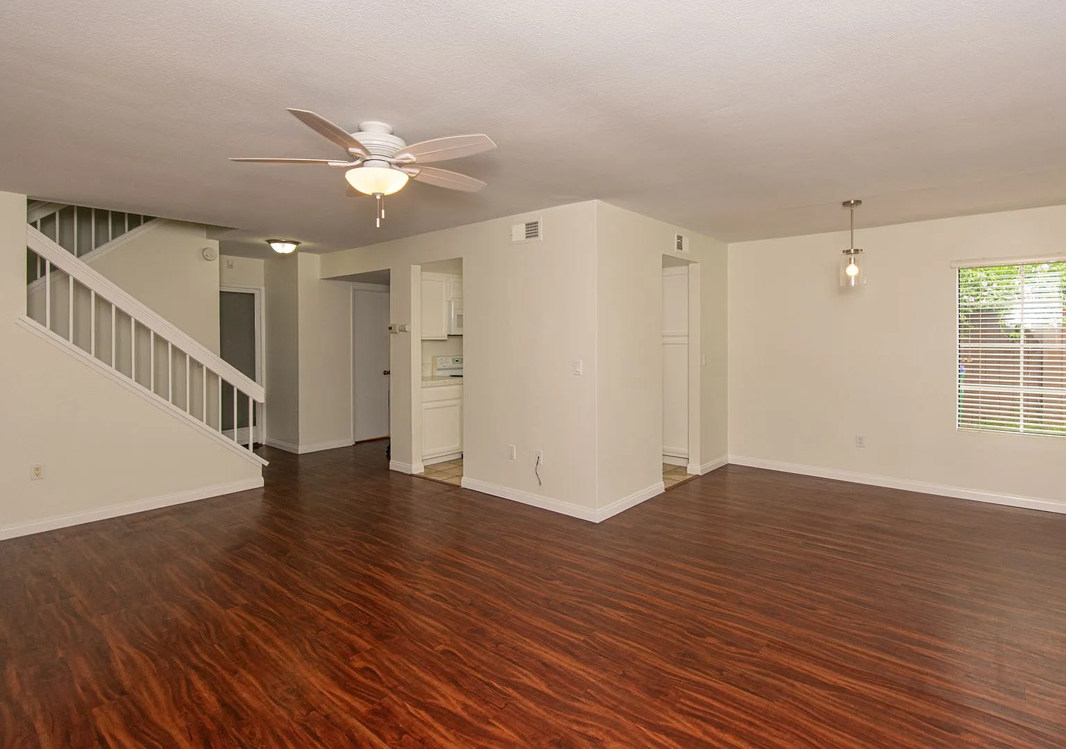 Freshly Painted 2BR/2.5BA Condo with Peak a Boo Ocean View!! — Photo 3