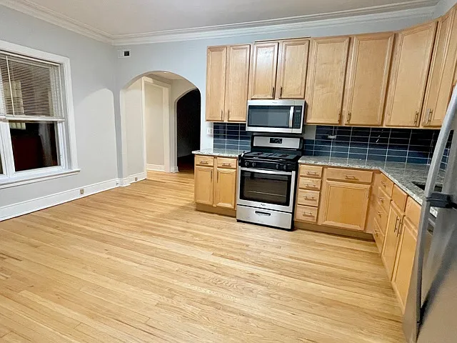 4452 N Winchester Ave #2 — Photo 4