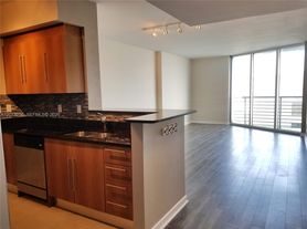 335 Biscayne Blvd