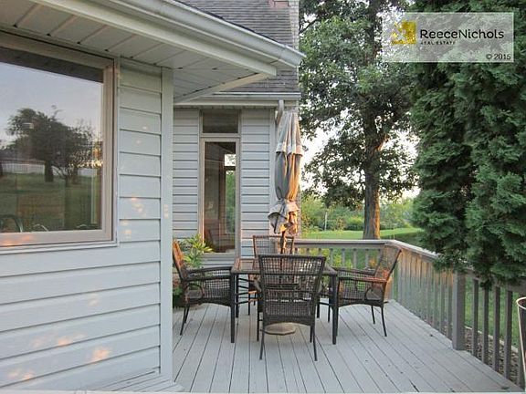 3rd image of 15880 Country Ln