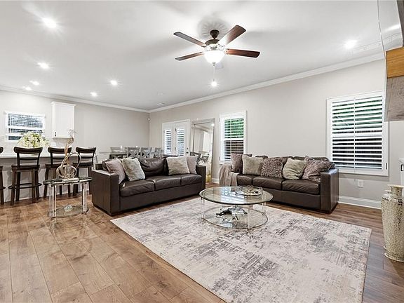 5th image of 168 Brookstone Park E