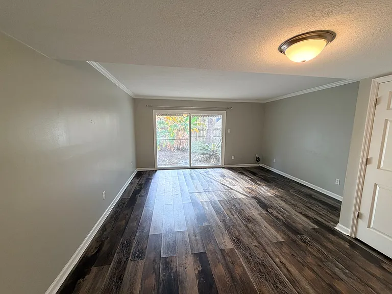 Center Town Condominiums — Photo 50
