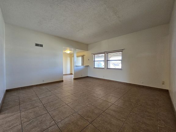 3rd image of 2300 Calle Brocha