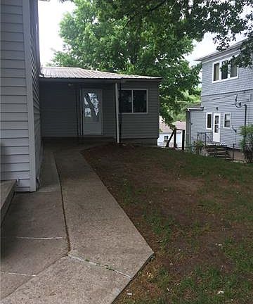 3rd image of 611 N Esplanade St
