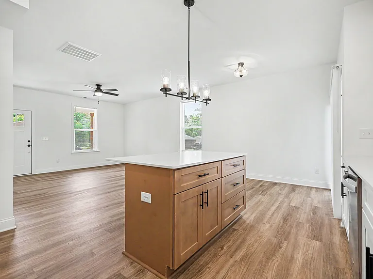 702 Legrand St — Photo 9