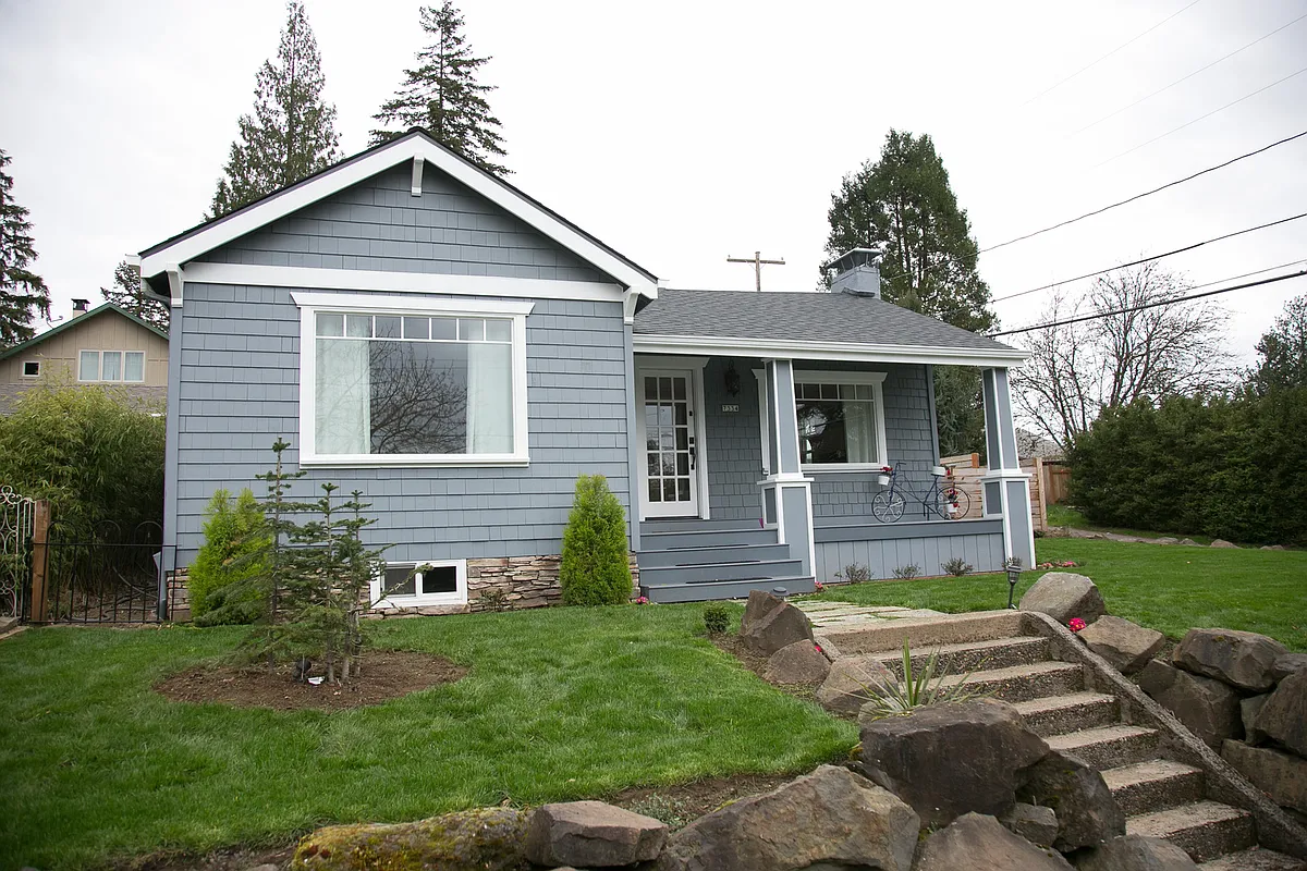 Building Photo - 7334 SW 33rd Ave
