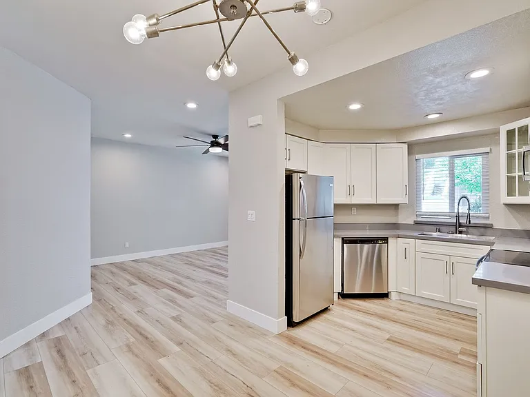 537 Shadow Dance Dr — Photo 12
