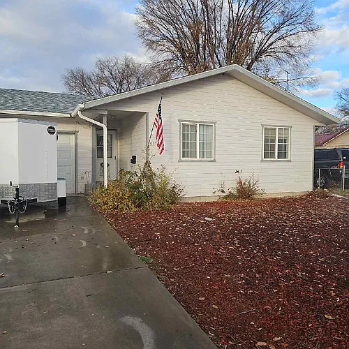 955 Grand Ave Photo 1