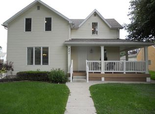 441 W Sheffield St, Saint Anne, IL 60964