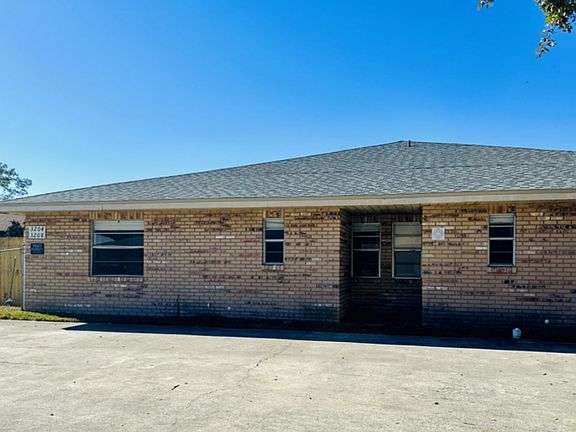 3rd image of 3202 Bloomingdale Villas Ct #3208