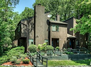 18 Redwood Dr, Highland Mills, NY 10930