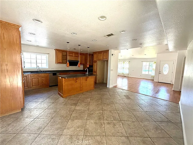 12286 Maxon Ln — Photo 9