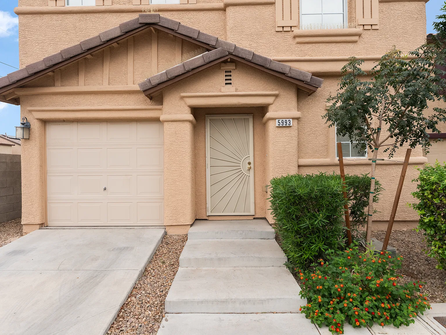 3 bed, 2.5 bath, 1478 sqft, $1,750 — Photo 2