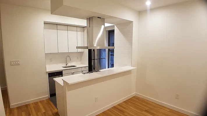 Rented by Uptown Flats LLC | media 7