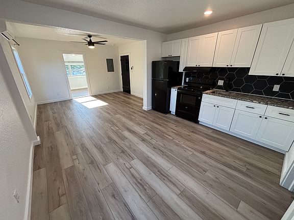 2nd image of 150 S Nekoma Ave #D