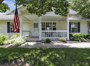 1318 Hillview Cir E, Newark, OH 43055