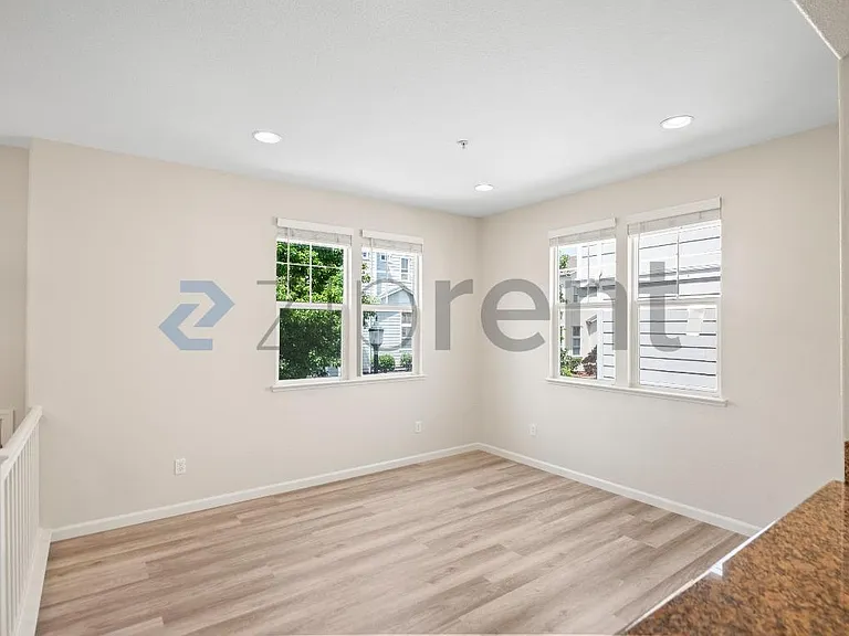 1611 Summer Ln — Photo 5