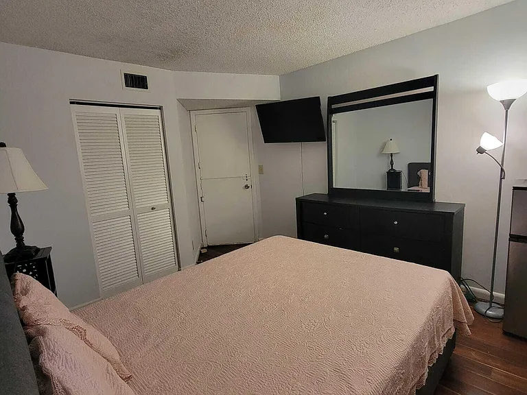 632 Trace Cir #102 — Photo 8