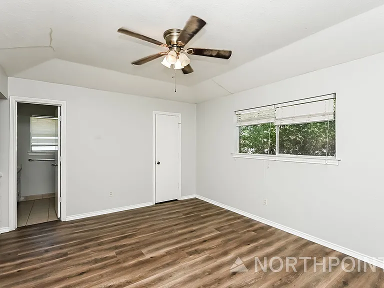 1105 Cedar Ridge Dr — Photo 9