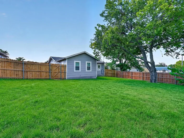 815 Wilson Dr — Photo 28