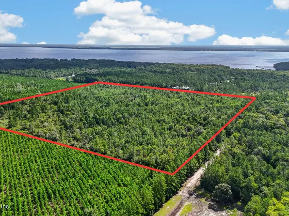 120 CHAMPION Road, Palatka, FL 32043