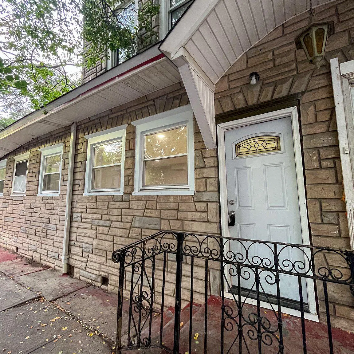 2 bed, 1.0 bath, 1000 sqft, $1,800 — Photo 1