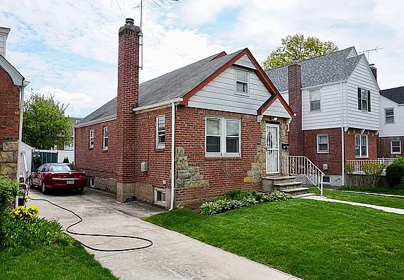 3rd image of 11523 225th St