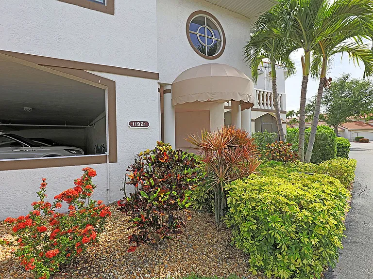 11921 Seabreeze Cove Ln — Photo 55