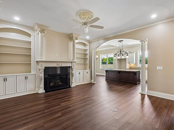 4th image of 1134 Sheltered Brook Dr