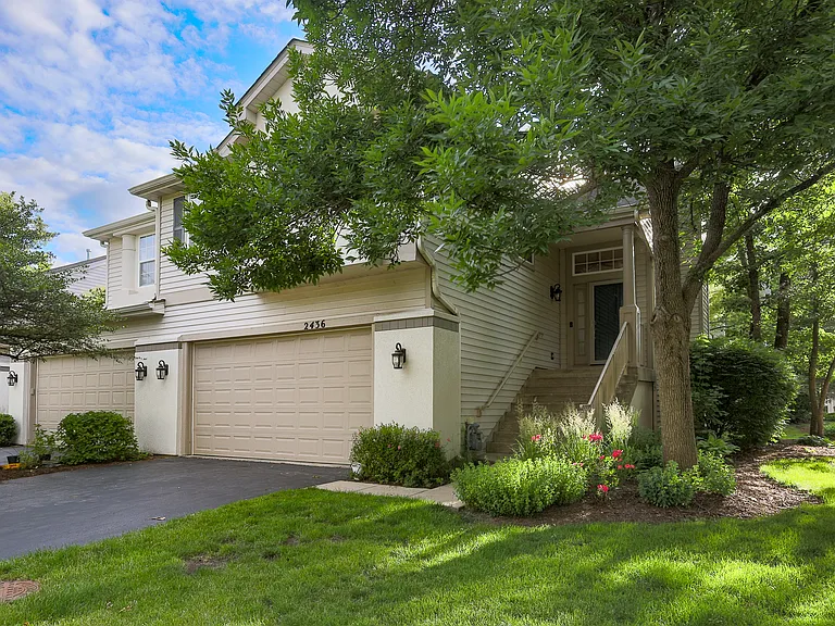 2436 Madiera Ln — Photo 3