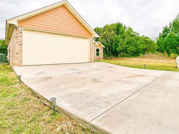 2nd image of 5028 Guadalupe Ct
